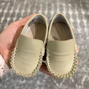 Petits Marcheurs size 1 newborn leather moccasins loafer